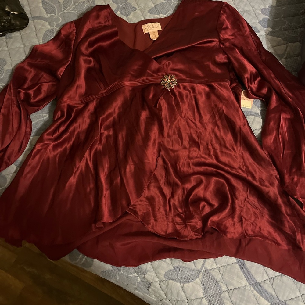 Elegant Burgundy Women's Top size‎ 22 plus